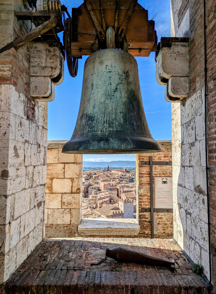 Torre del Mangia in Siena bell